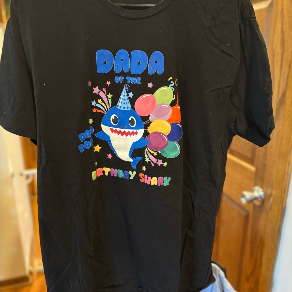 Men’s Black “Dada of the Birthday Shark” Baby Shark T-Shirt
